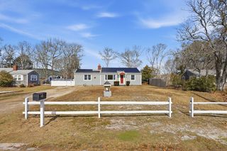 26 Howes Rd, Yarmouth, MA 02664