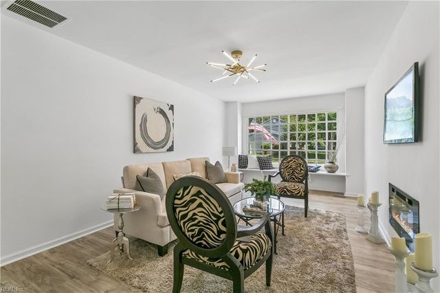 682 Village Green PW, Newport News, VA 23602