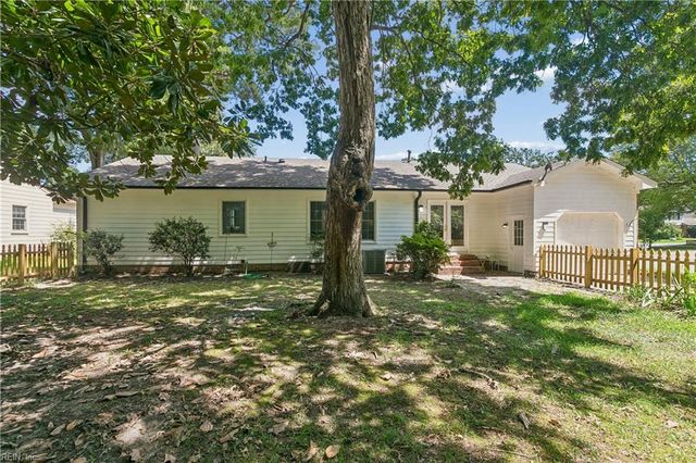 682 Village Green PW, Newport News, VA 23602