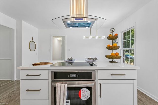 682 Village Green PW, Newport News, VA 23602