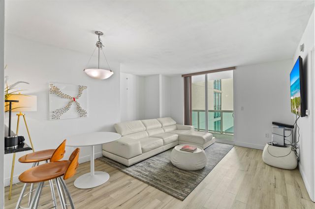 1800 N Bayshore Drive 3802, Miami, FL 33132