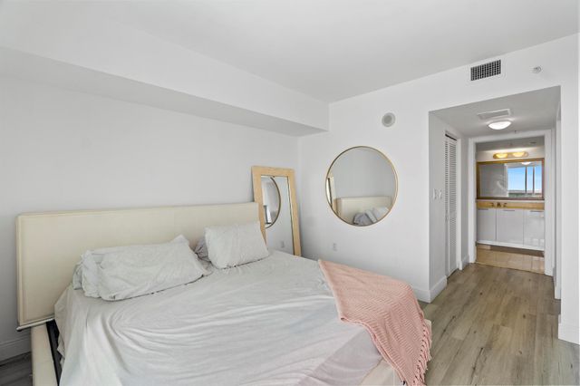 1800 N Bayshore Drive 3802, Miami, FL 33132