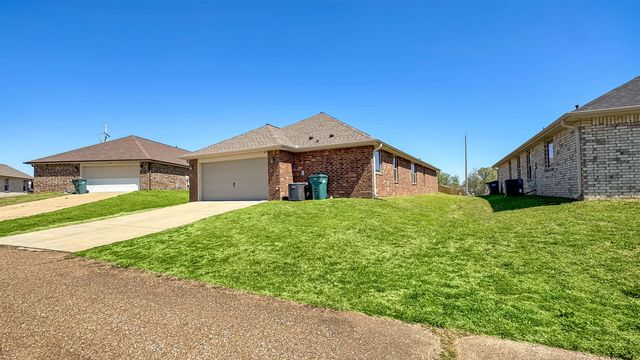 8741 KIMBERLY DAWN DR, Southaven, MS 38671