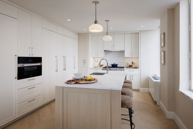 400 E 84th St Apt 29C, New York City, NY 10028