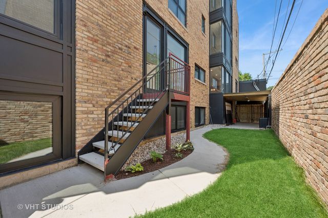 220 S Oakley Boulevard, Chicago, IL 60612
