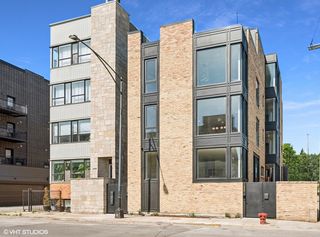 220 S Oakley Boulevard, Chicago, IL 60612