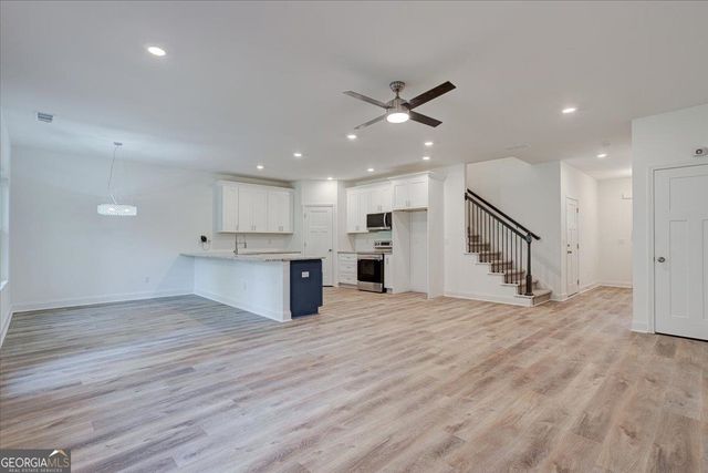 112 Roberts Rd, Locust Grove, GA 30248