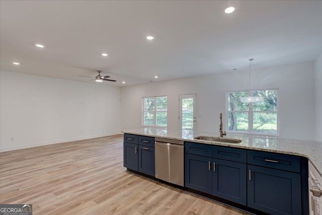 112 Roberts Rd, Locust Grove, GA 30248