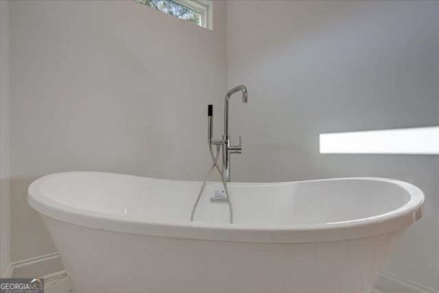 112 Roberts Rd, Locust Grove, GA 30248