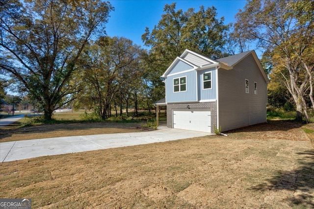 112 Roberts Rd, Locust Grove, GA 30248