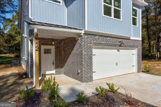 112 Roberts Rd, Locust Grove, GA 30248