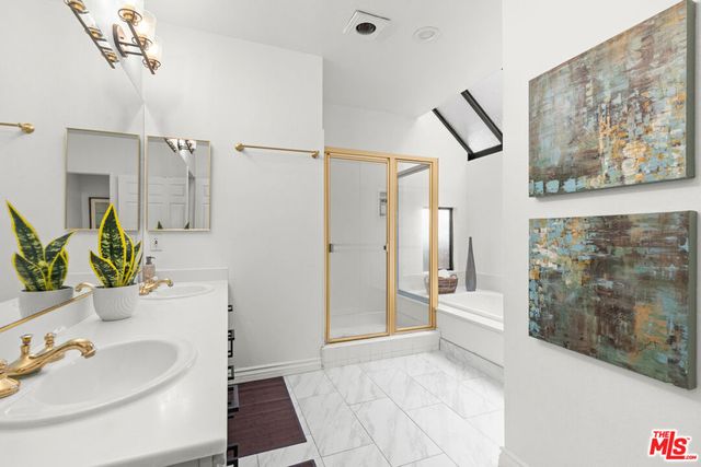 11636 Montana Avenue 107, Los Angeles, CA 90049