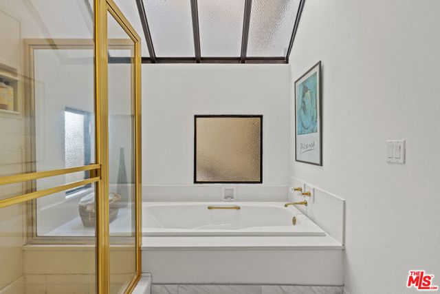 11636 Montana Avenue 107, Los Angeles, CA 90049