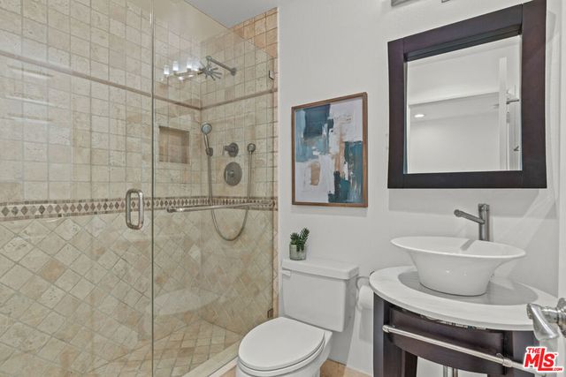 11636 Montana Avenue 107, Los Angeles, CA 90049