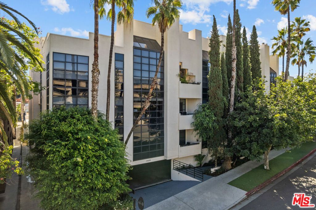 11636 Montana Avenue 107, Los Angeles, CA 90049