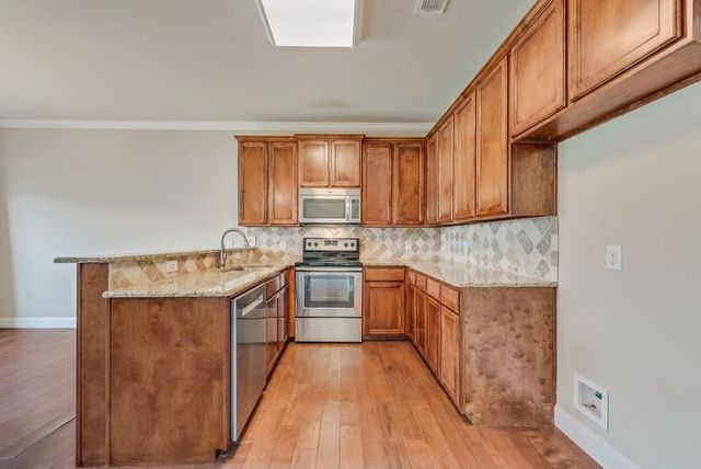 207 S Kealy Avenue, Lewisville, TX 75057