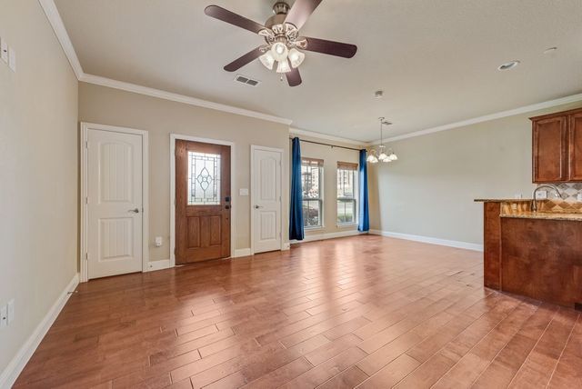 207 S Kealy Avenue, Lewisville, TX 75057