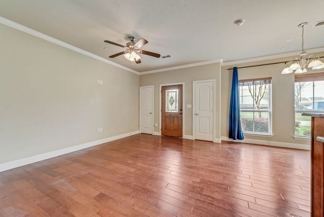 207 S Kealy Avenue, Lewisville, TX 75057