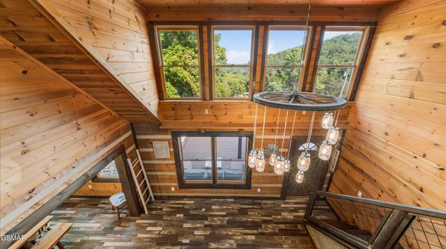 2209 Henderson Springs Road, Pigeon Forge, TN 37863