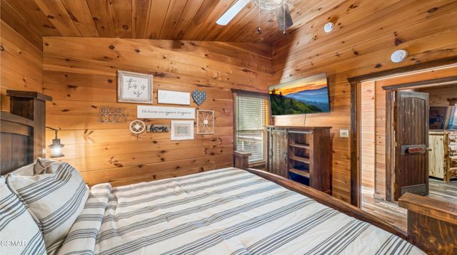 2209 Henderson Springs Road, Pigeon Forge, TN 37863