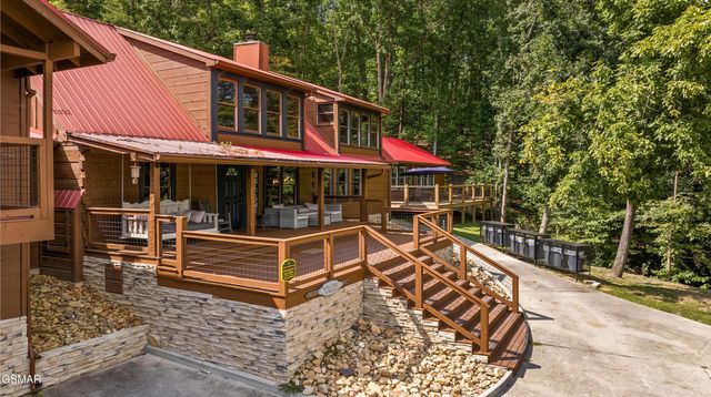 2209 Henderson Springs Road, Pigeon Forge, TN 37863