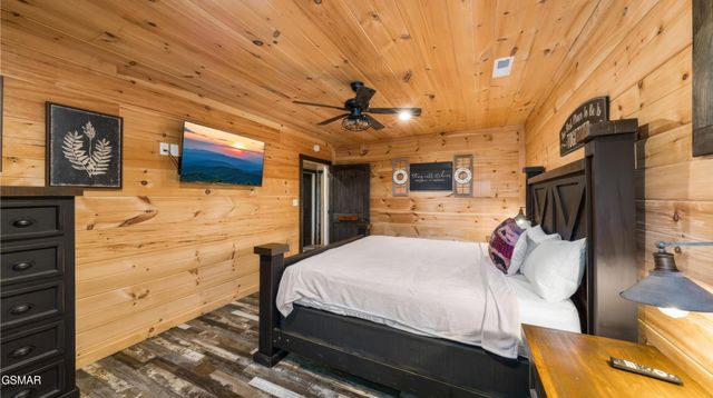 2209 Henderson Springs Road, Pigeon Forge, TN 37863