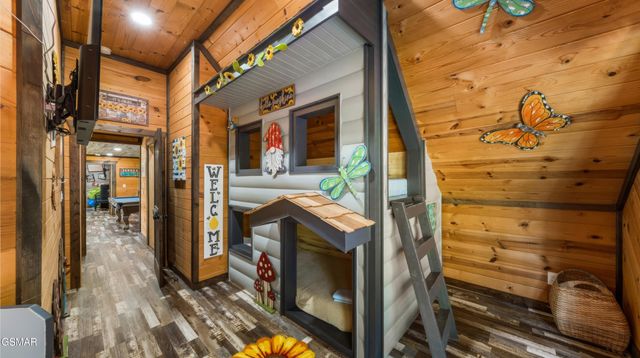 2209 Henderson Springs Road, Pigeon Forge, TN 37863