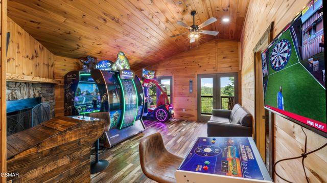 2209 Henderson Springs Road, Pigeon Forge, TN 37863