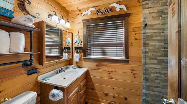 2209 Henderson Springs Road, Pigeon Forge, TN 37863