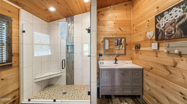 2209 Henderson Springs Road, Pigeon Forge, TN 37863