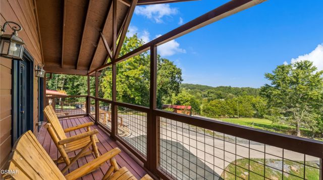 2209 Henderson Springs Road, Pigeon Forge, TN 37863