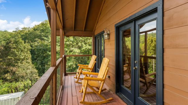 2209 Henderson Springs Road, Pigeon Forge, TN 37863