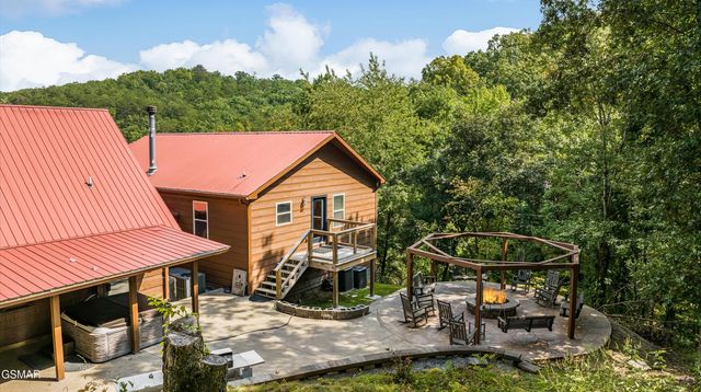 2209 Henderson Springs Road, Pigeon Forge, TN 37863