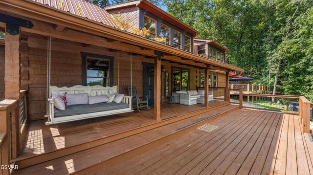 2209 Henderson Springs Road, Pigeon Forge, TN 37863