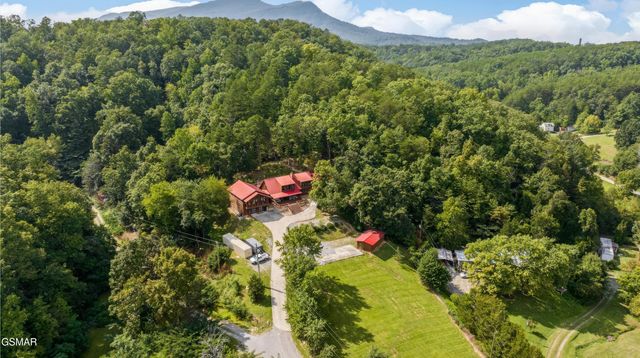 2209 Henderson Springs Road, Pigeon Forge, TN 37863