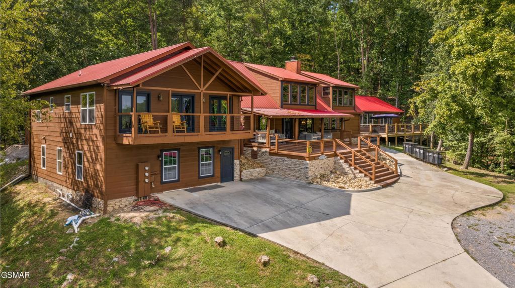 2209 Henderson Springs Road, Pigeon Forge, TN 37863