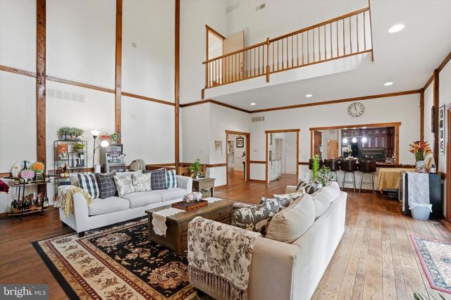 3745 BUCK RD, Huntingdon Valley, PA 19006