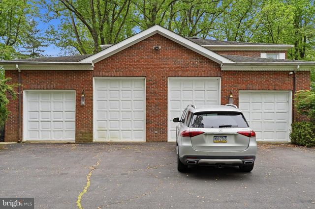 3745 BUCK RD, Huntingdon Valley, PA 19006
