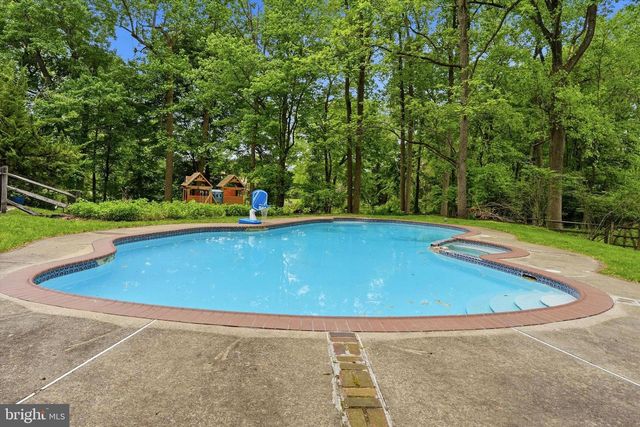 3745 BUCK RD, Huntingdon Valley, PA 19006