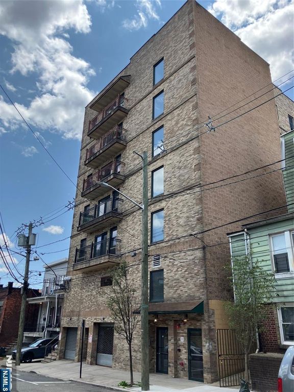 315 7th Street 602, Union City, NJ 07087