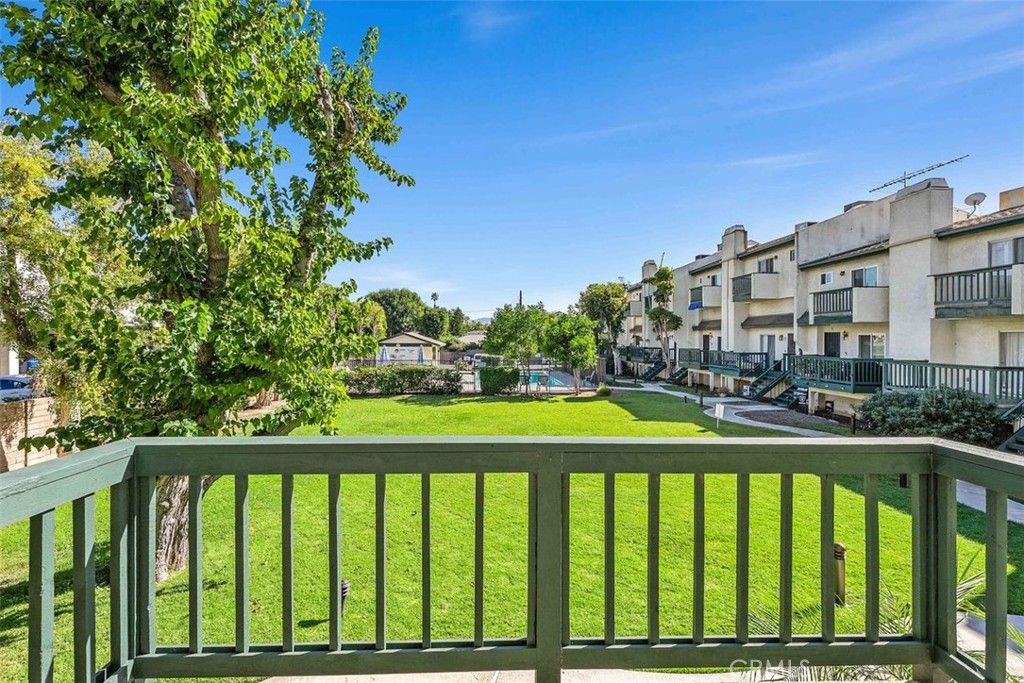 428 W 1st Street, Tustin, CA 92780 — photo 2