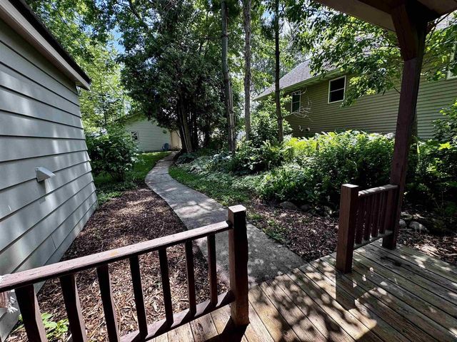 W11020 Howard Drive, Fox Lake, WI 53933