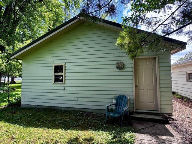 W11020 Howard Drive, Fox Lake, WI 53933