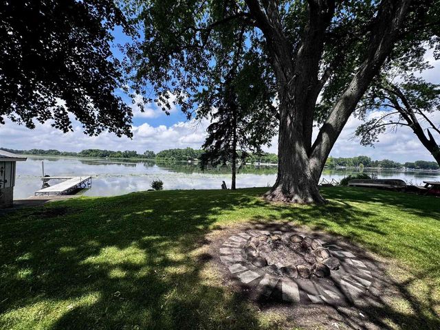 W11020 Howard Drive, Fox Lake, WI 53933