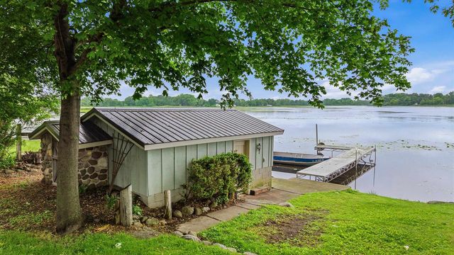 W11020 Howard Drive, Fox Lake, WI 53933