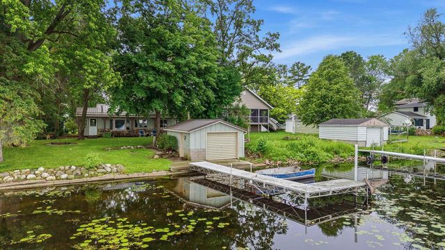W11020 Howard Drive, Fox Lake, WI 53933