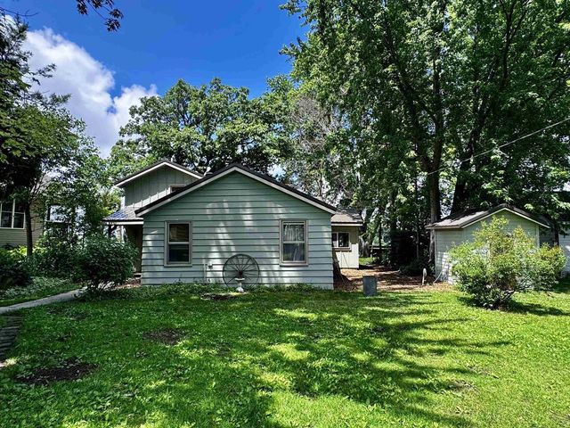 W11020 Howard Drive, Fox Lake, WI 53933