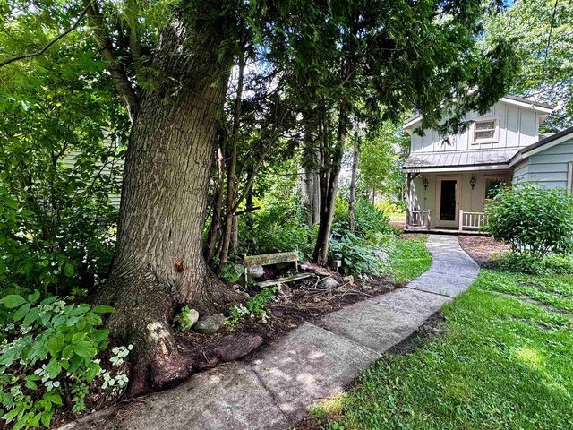 W11020 Howard Drive, Fox Lake, WI 53933