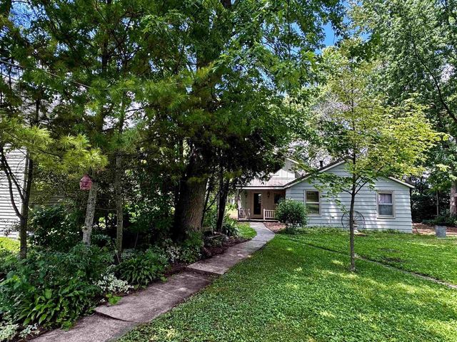 W11020 Howard Drive, Fox Lake, WI 53933