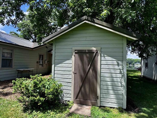 W11020 Howard Drive, Fox Lake, WI 53933